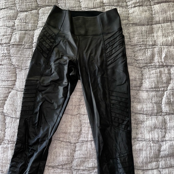 Athleta - Delancey Gleam Moto Tight
- Black - Size XS - Picture 2 of 8